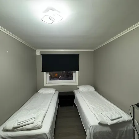 Bedroom Without Shower Apartment *