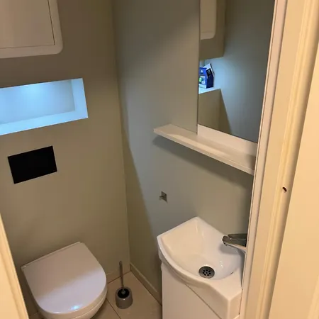 Apartmán Bedroom With Shared Shower Ålesund